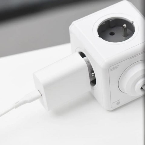 Ładowarka Sieciowa Forcell USB TYPC 3A 25W z funkcją ładowania PD i QC 4.0 + odpinany kabel TYPC 1M Ładowarka Sieciowa Forcell USB TYPC 3A 25W z funkcją ładowania PD i QC 4.0 + odpinany kabel TYPC 1M